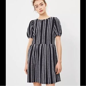 Loft Black White Textured Striped Puff Sleeve Swing Dress Size Small
